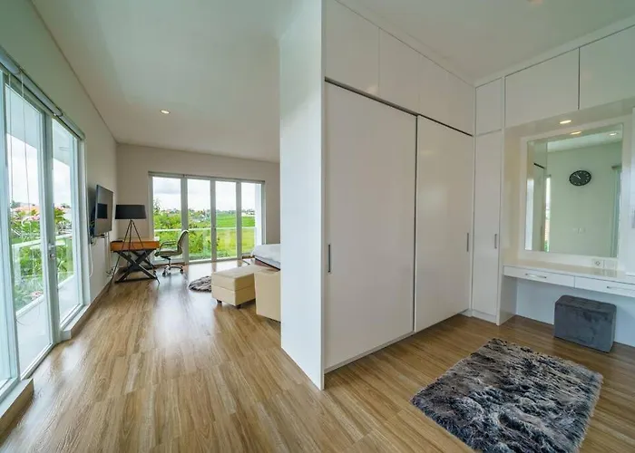 Ammanya - Modern 3-bedroom Luxury In Amazing Location! *