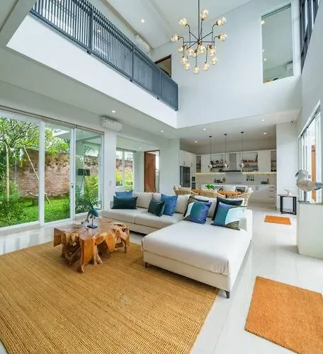 Villa Ammanya - Modern 3-bedroom Luxury In Amazing Location! Canggu